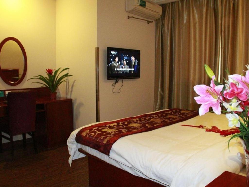 Greentree Inn Shanghai Guangxin Road Tongji Hospital Express Hotel Exteriör bild