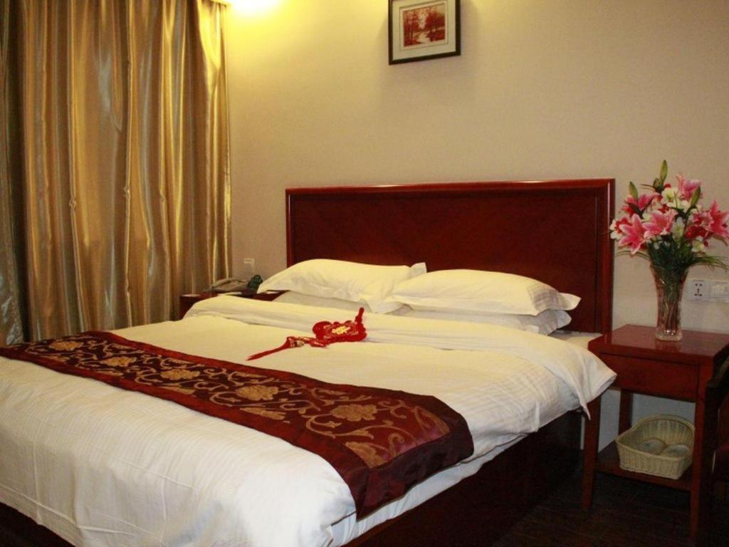 Greentree Inn Shanghai Guangxin Road Tongji Hospital Express Hotel Exteriör bild